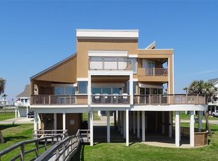 19142 Kahala Dr, Galveston, TX 77554