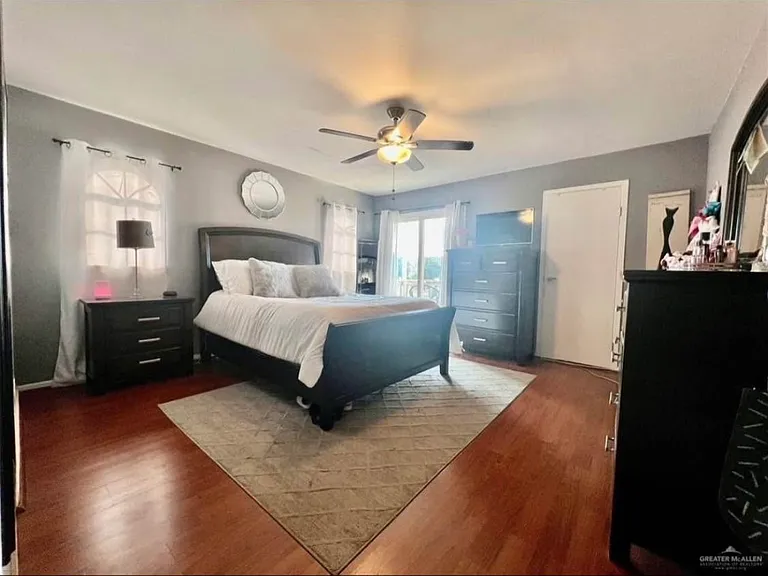 2700 Parker Ln — Photo 7