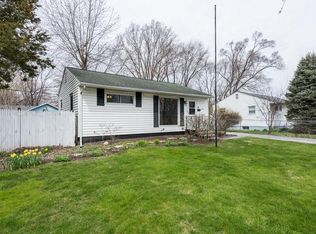 2826 N Pine St, Waukegan, IL 60087