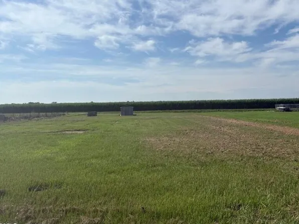 2403 Claude Leblanc Rd, New Iberia, LA 70560