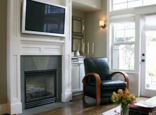 1917 8th Ave W APT B, Seattle, WA 98119