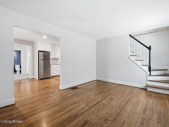 4th image of 3523 Hycliffe Ave