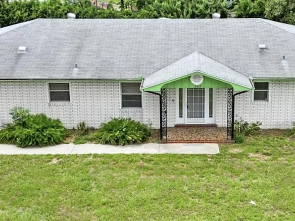 293 Paradise Island Dr, Haines City, FL 33844