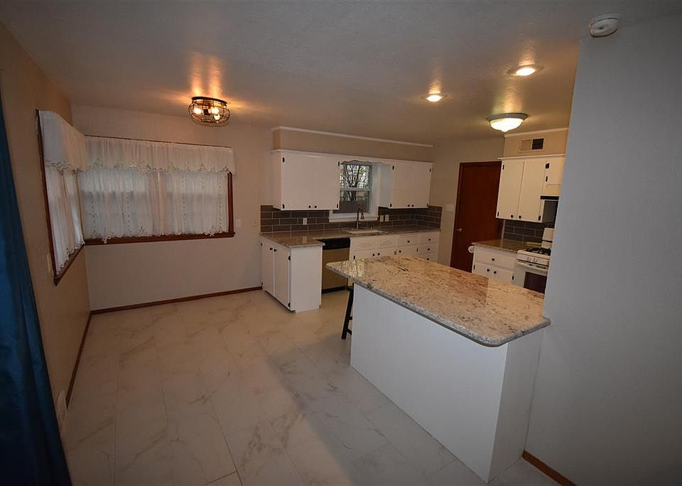 2nd image of 1114 NW Elm Ave