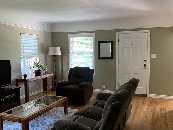 Living door - front door