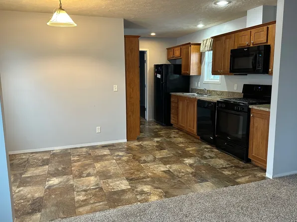 230 Red Oak Dr #113, Coopersville, MI 49404