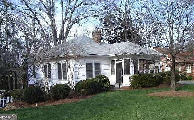 1st image of 909 NE Park St