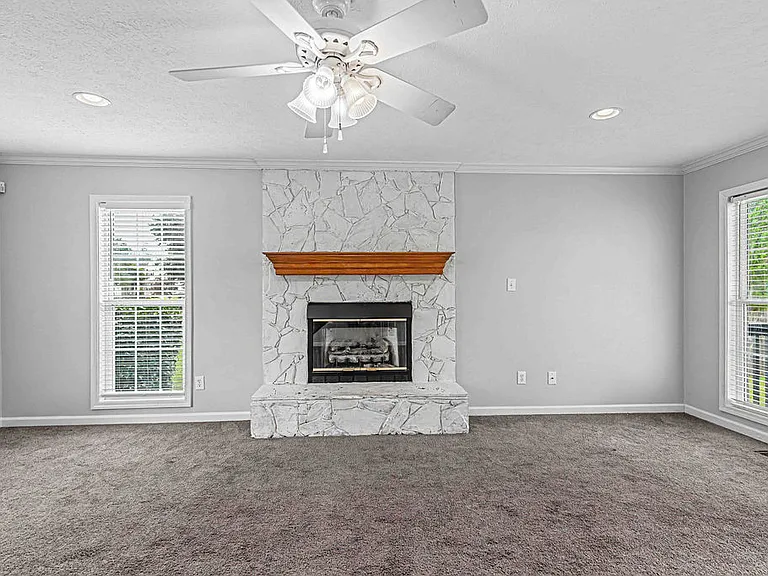 209 Lansing Ct — Photo 7
