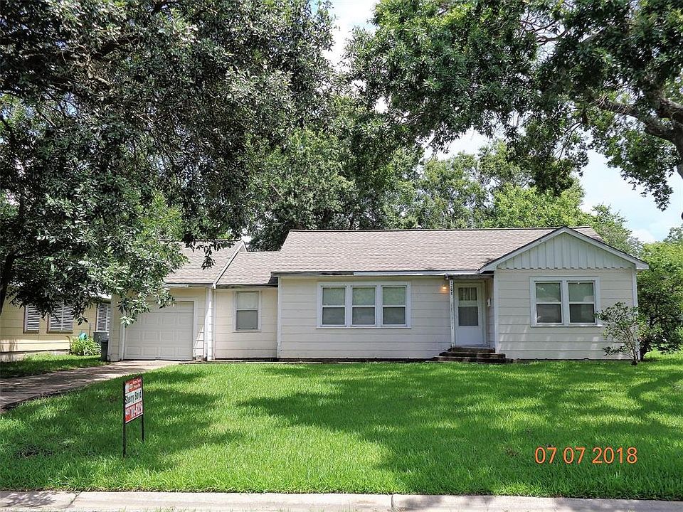 1st image of 1208 Park Ln