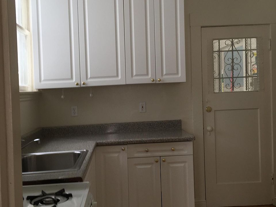 2nd image of 1082 Pine St APT 6