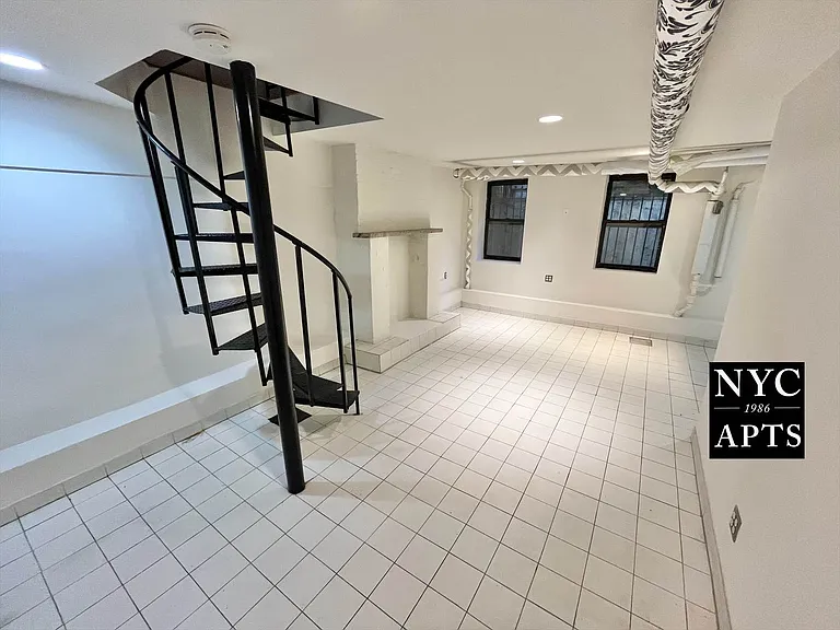 336 E 55th St #B — Photo 7