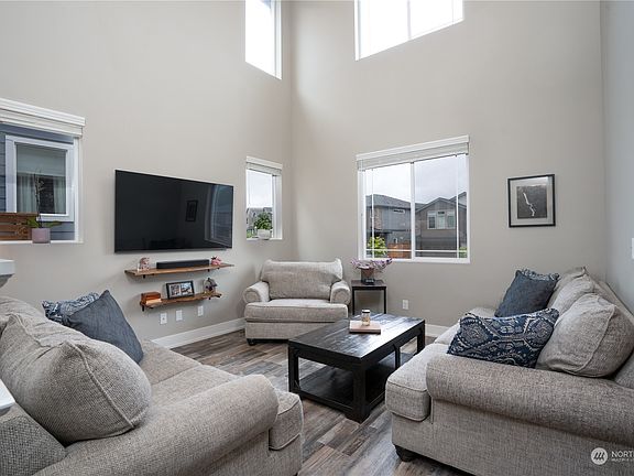 4th image of 18844 129th Street E