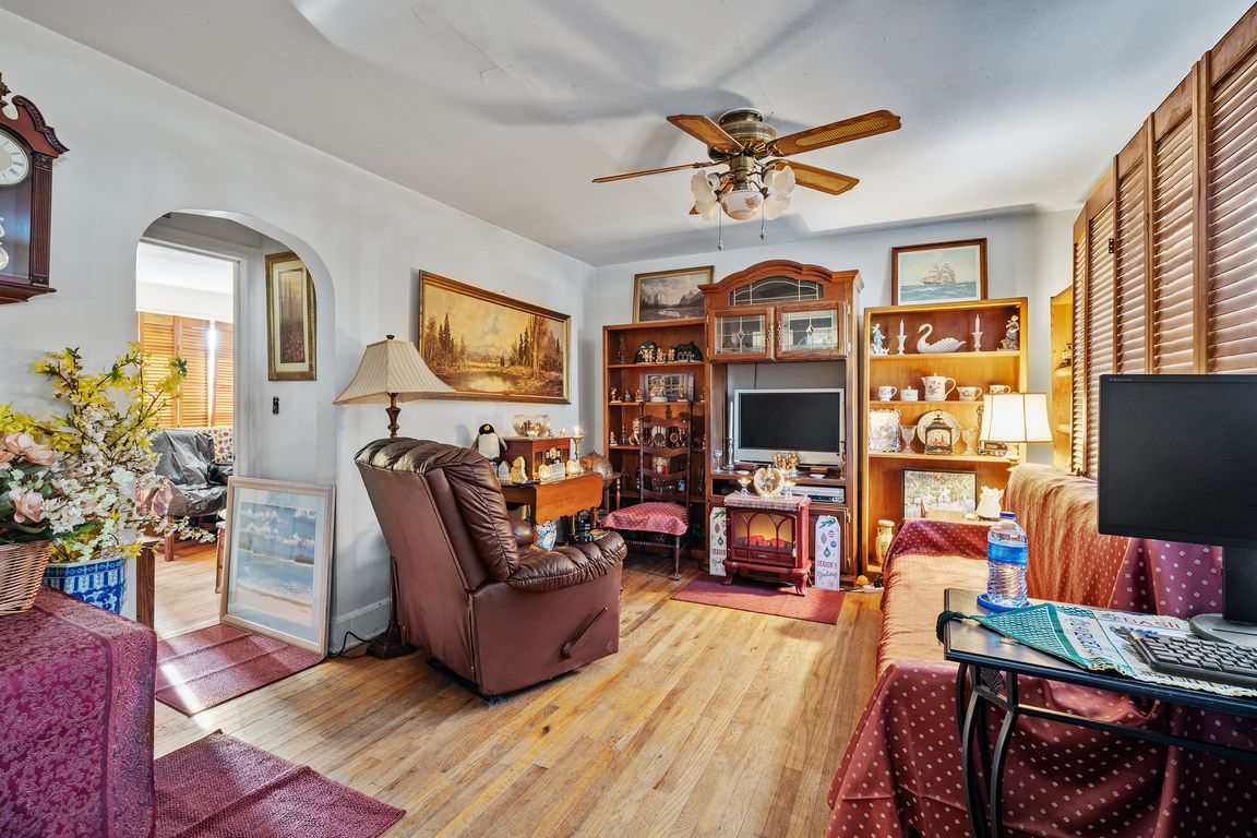 next background image