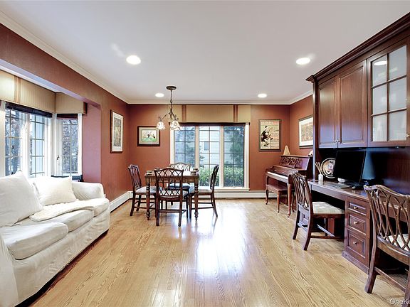 5th image of 330 Chestnut Drive