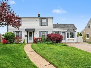 56 Haven Ln, Levittown, NY 11756