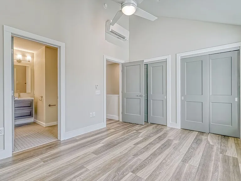 323 Taughannock Blvd — Photo 54