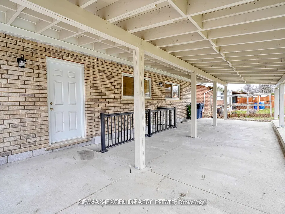 33 Orpington Cres #LOWER