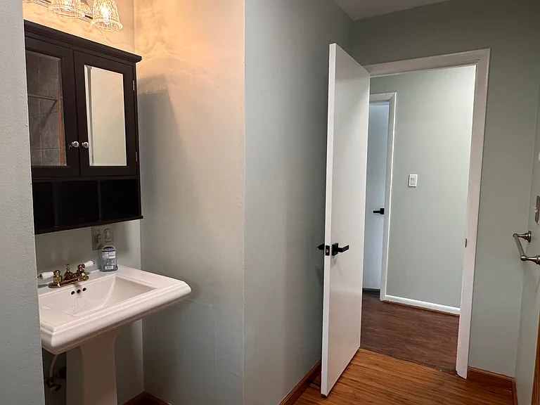 443 Bath Ave — Photo 16