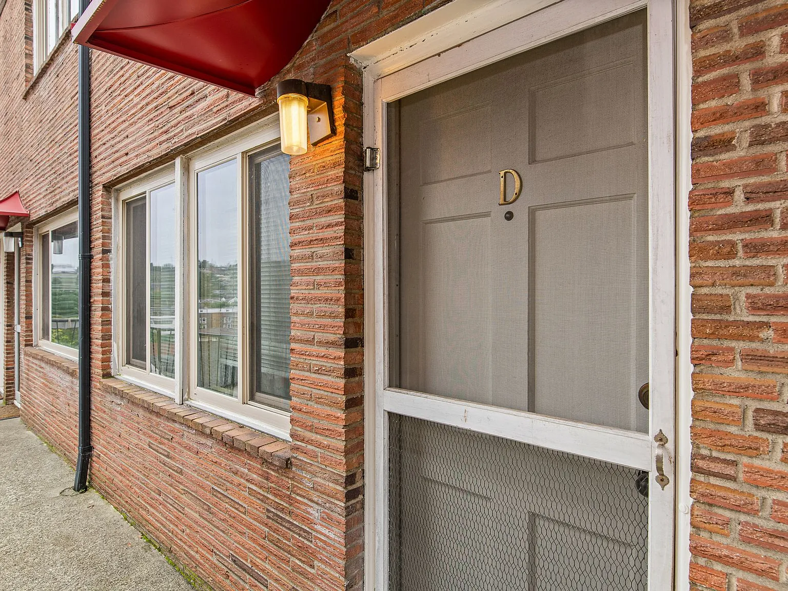 Joann Apartments — Photo 3