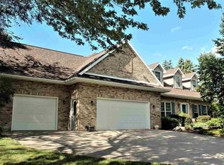 2932 Ridgeway Dr, Neenah, WI 54956