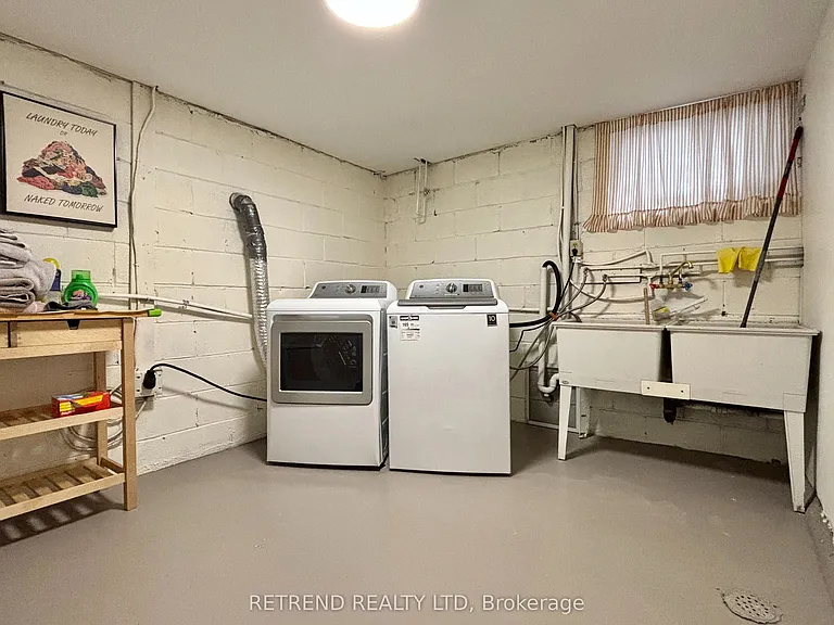 260 Ranee Ave #LOWER — Photo 31