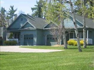 12153 Cottage Ln, Charlevoix, MI 49720