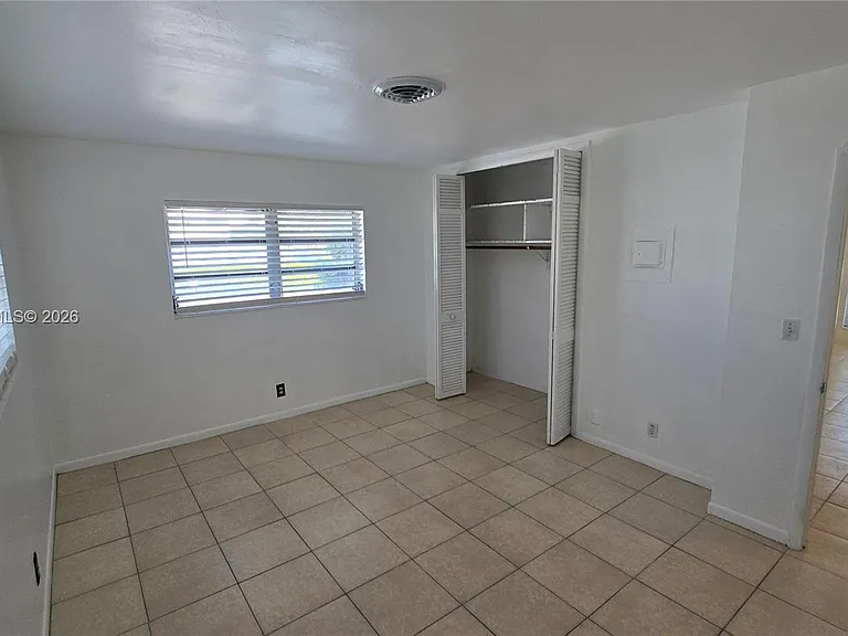 2801 NE 49th St #7 — Photo 9