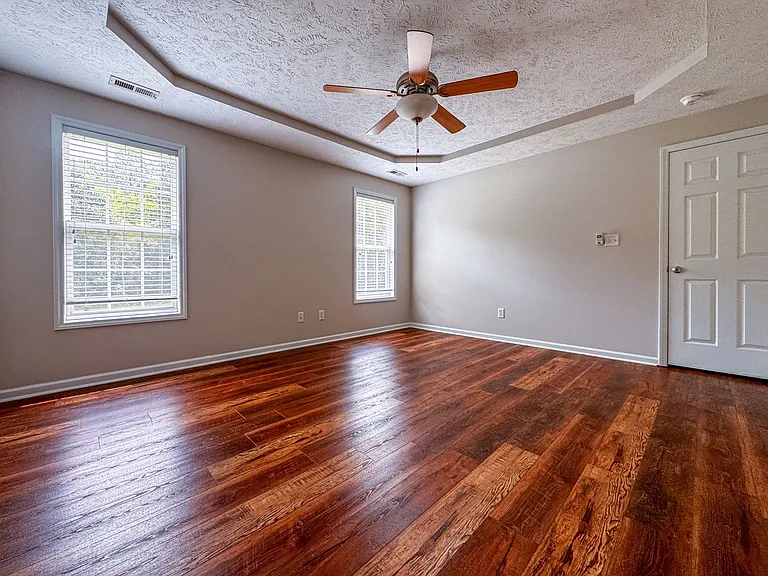 214 Somerset Dr — Photo 13