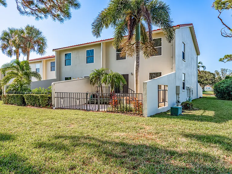2700 Bayshore Blvd #507 — Photo 35