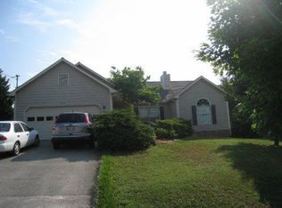 1512 Foolish Pleasure Ln, Knoxville, TN 37931