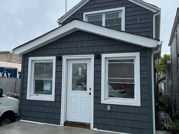 3rd image of 15927 Rockaway Blvd