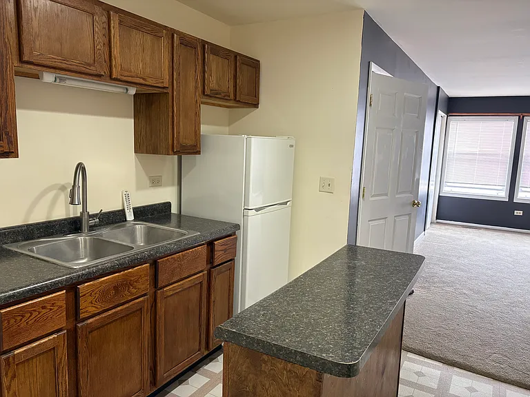 4721 W Elm St — Photo 2