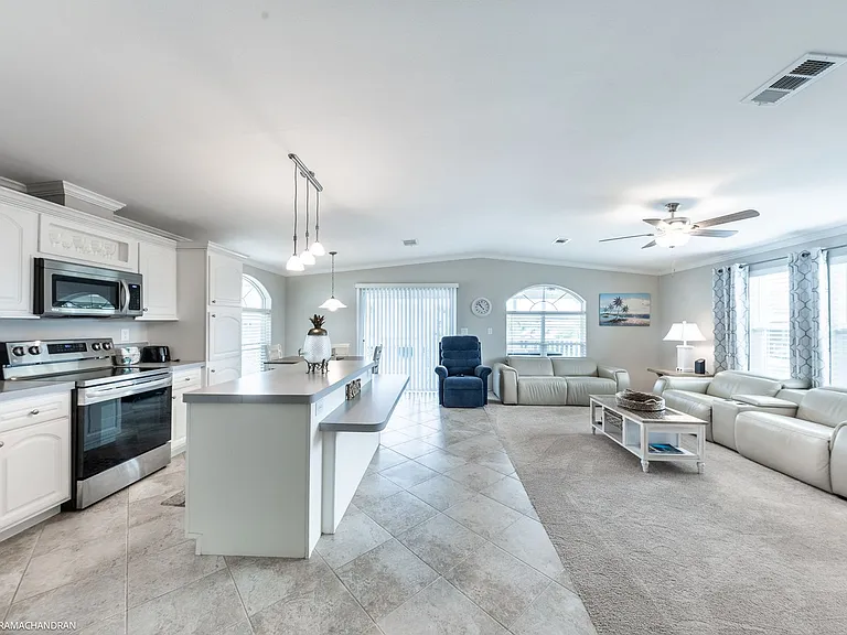 16 Freeman Ave — Photo 6