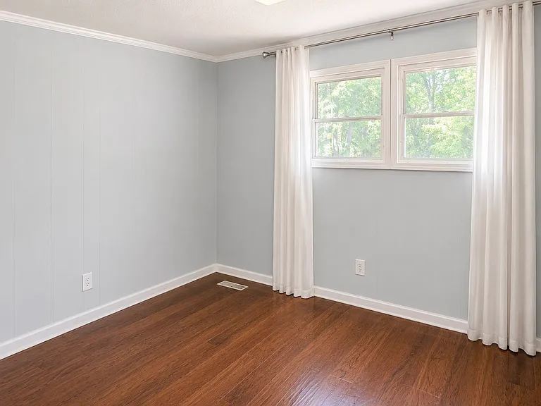 876 W Point Rd — Photo 13