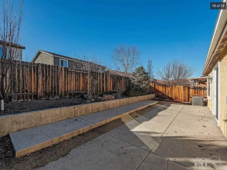 2060 Angel Ridge Dr — Photo 16