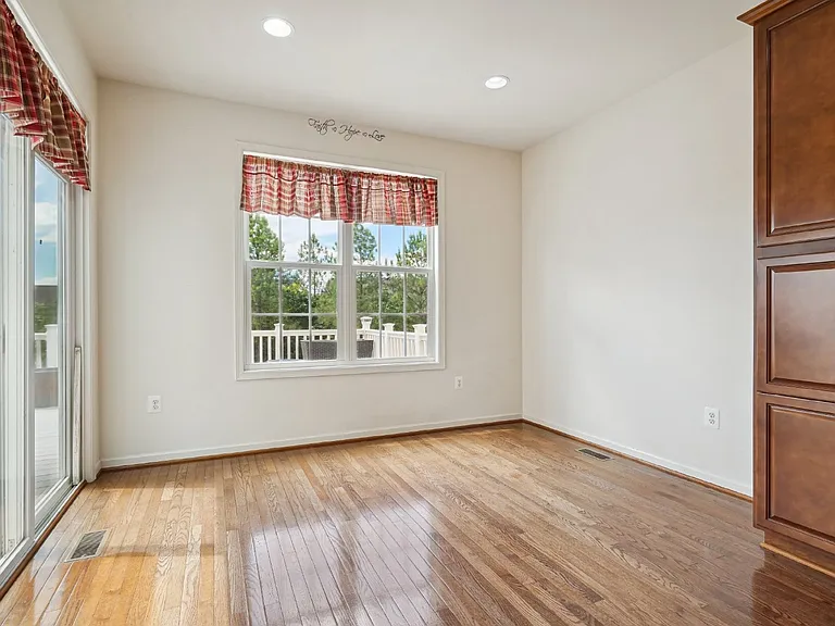 41685 Saint Albans Ter — Photo 10