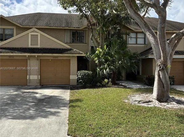 5820 Northpointe Ln, Boynton Beach, FL 33437
