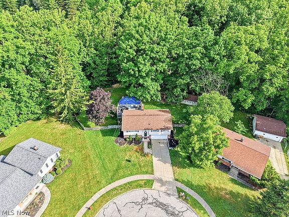 3rd image of 307 Washington Dr