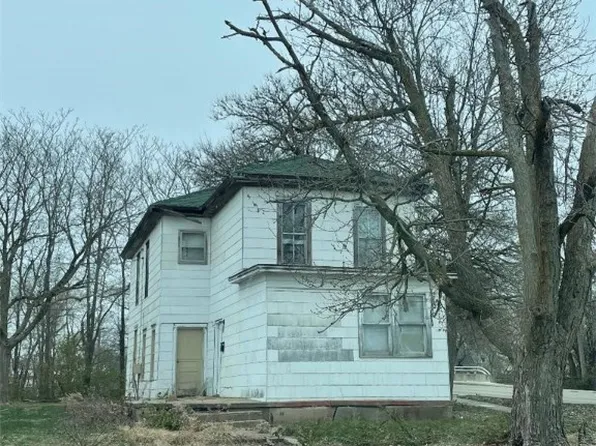 321 N 16th St, Mattoon, IL 61938