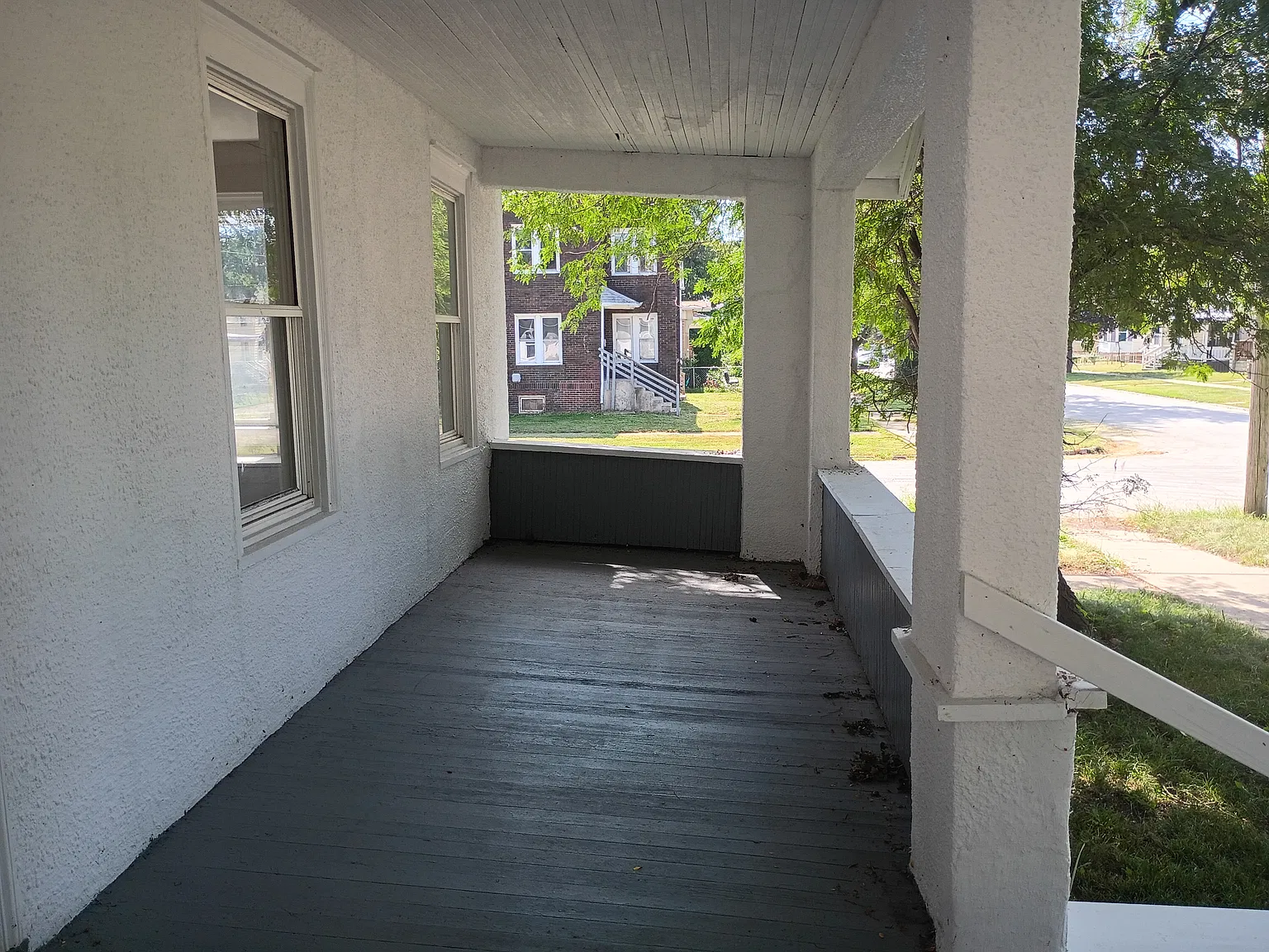 396 S Rosewood Ave — Photo 3
