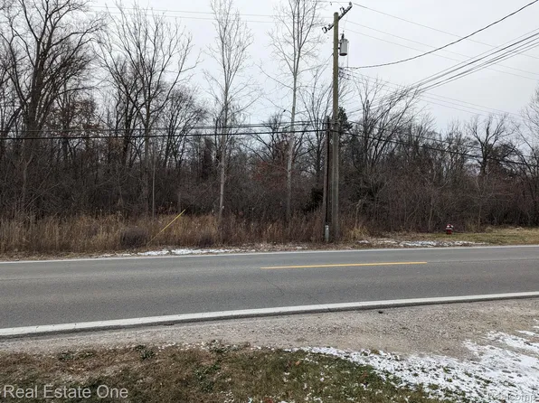 11261 21 Mile Rd, Utica, MI 48317