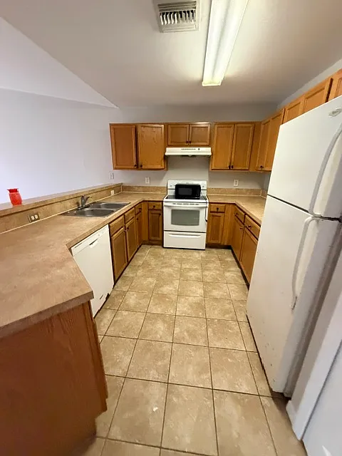 535 Meadow Road — Photo 4