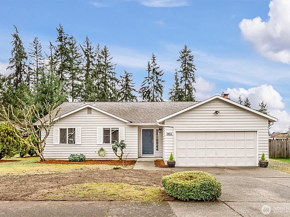 2nd image of 2611 NE 23rd Place