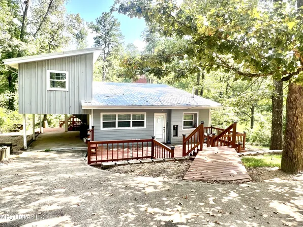 107 Lakeview Cir, Florence, MS 39073