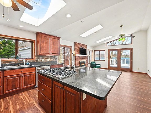 5th image of 19656 Lakeshore Dr
