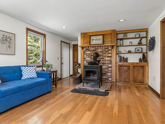4th image of 2166 Hallowell Road
