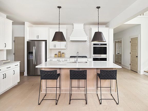 Tea Farm - Monroe Interior Image 2