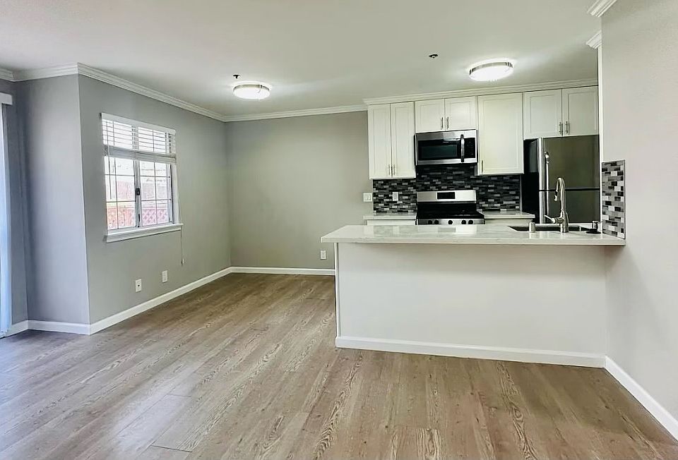 1st image of 1003 San Antonio Cir Unit 204