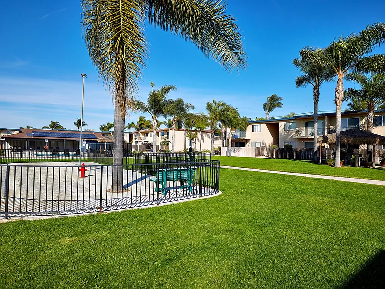 Vista Del Coronado — Photo 14