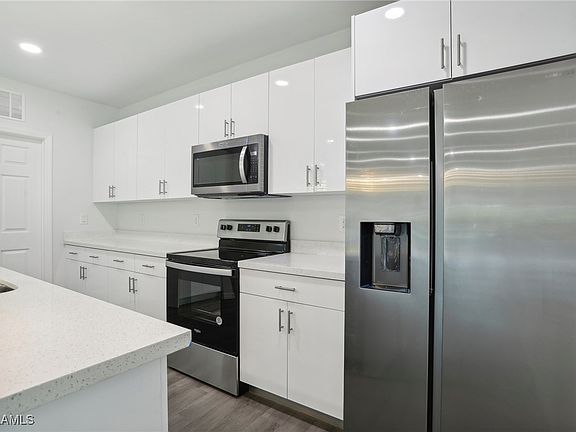 4th image of 514 Lincoln Ave